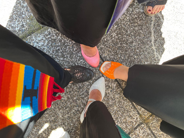 Pumps und Talar